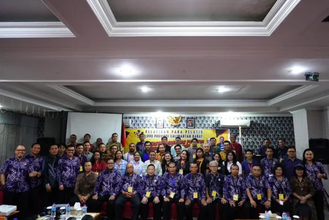 Pembukaan Pelatihan Pelatih/Musisi Gereja yang diselenggarakan oleh LPPD Provinsi Kalbar 2023

#pesparawikalbar #pesparawi #pesparawinasional